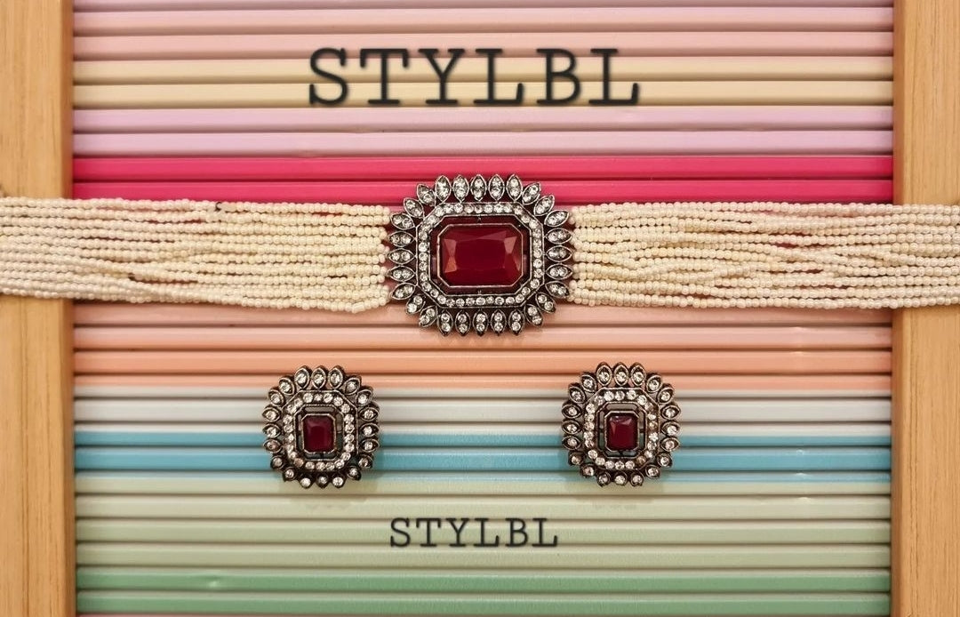 Maroon Antique Choker.